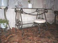 Столик, стул и полставка для вазы Кузнечных дел мастер
